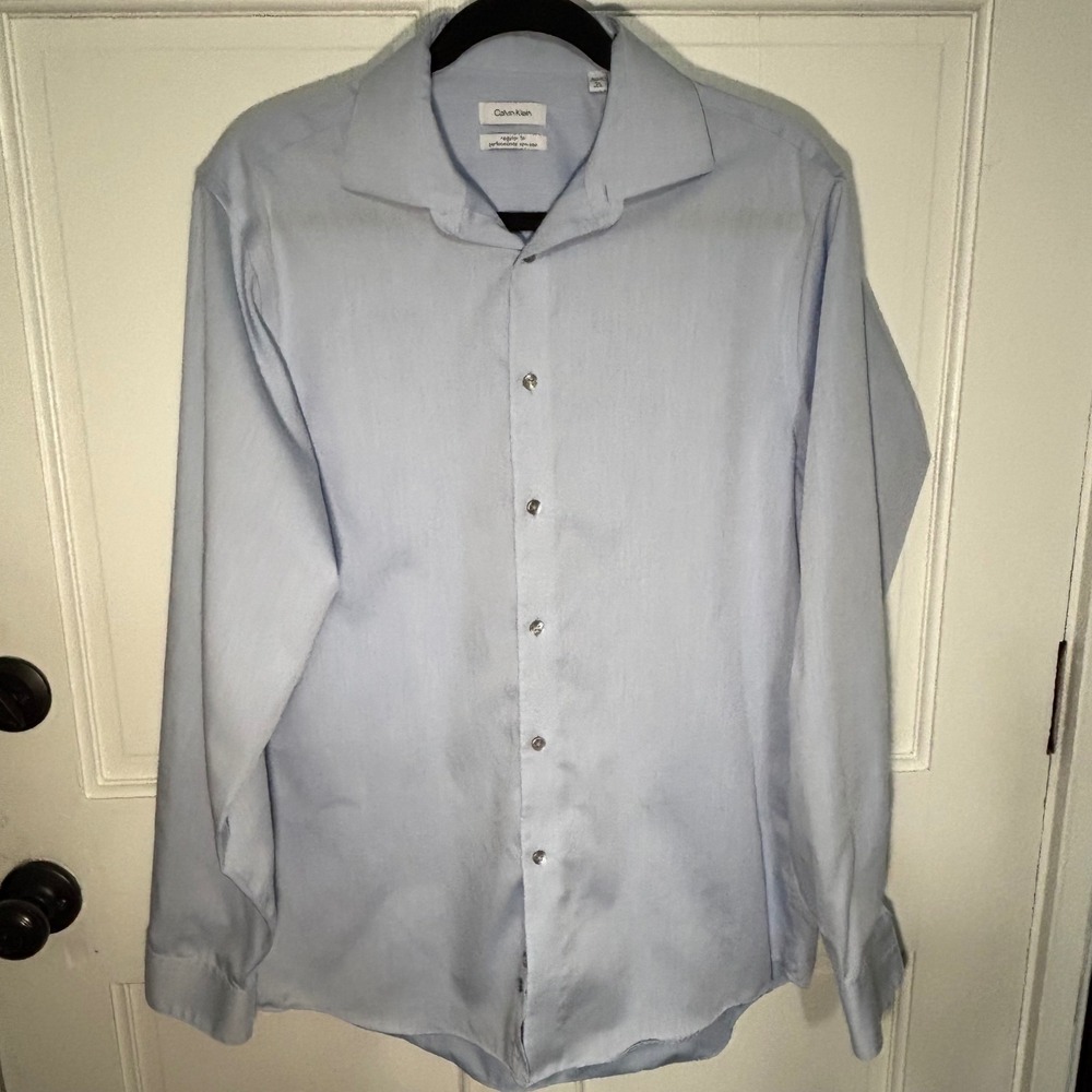 Calvin Klein Mens Regular Fit Performance Non-Iron Dress Shirt Light Blue 15.5